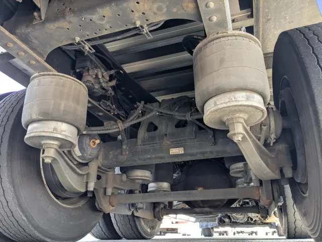 いすゞ ギガ 2PG -CYL77C(6x2)の写真32