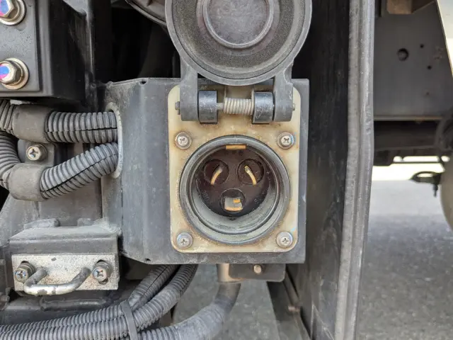 いすゞ ギガ 2PG -CYL77C(6x2)の写真36