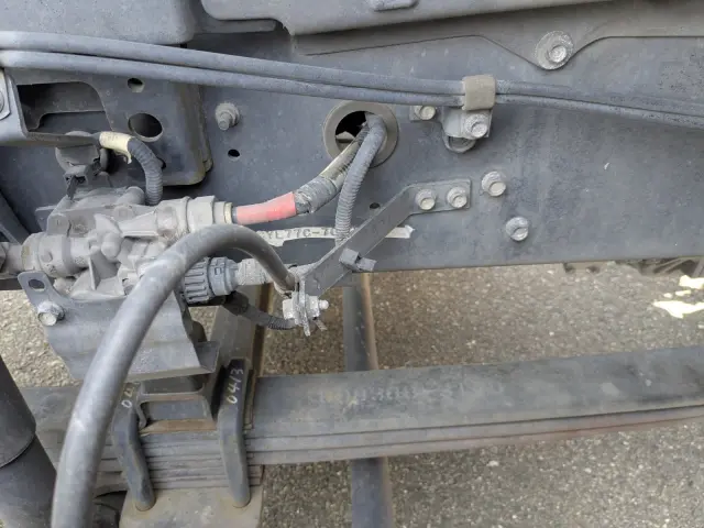 いすゞ ギガ 2PG -CYL77C(6x2)の写真45