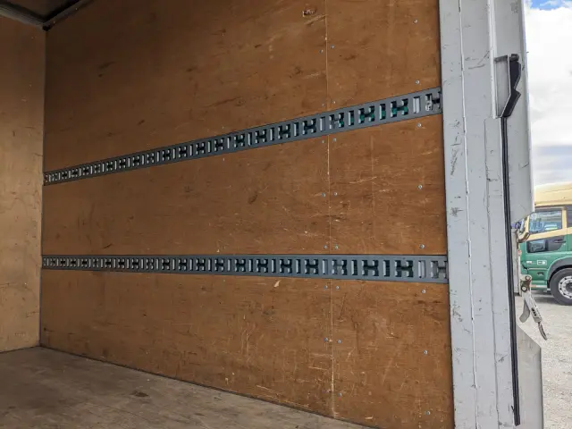 三菱 キャンター TPG-FBA20(2WD)の写真21