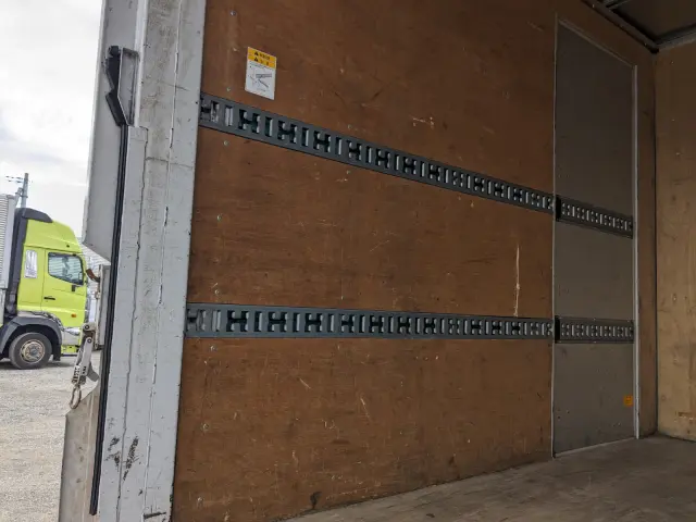 三菱 キャンター TPG-FBA20(2WD)の写真22