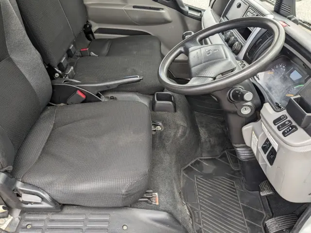 三菱 キャンター TPG-FBA20(2WD)の写真39