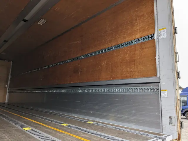 ＵＤ クオン 2PG-CG5CA(8x4)の写真17