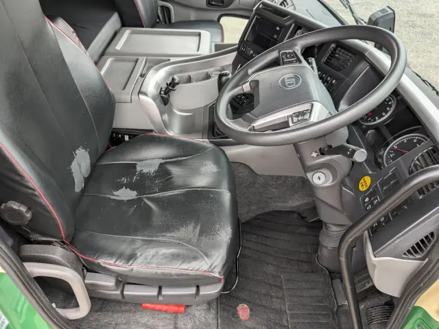 ＵＤ クオン 2PG-CG5CA(8x4)の写真27