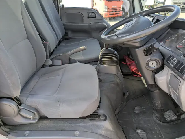 いすゞ エルフ TKG-NJR85A(2WD)の写真25