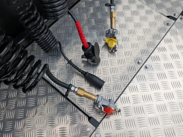 三菱 スーパーグレート 2RG-FP84VDR(2WD)の写真18