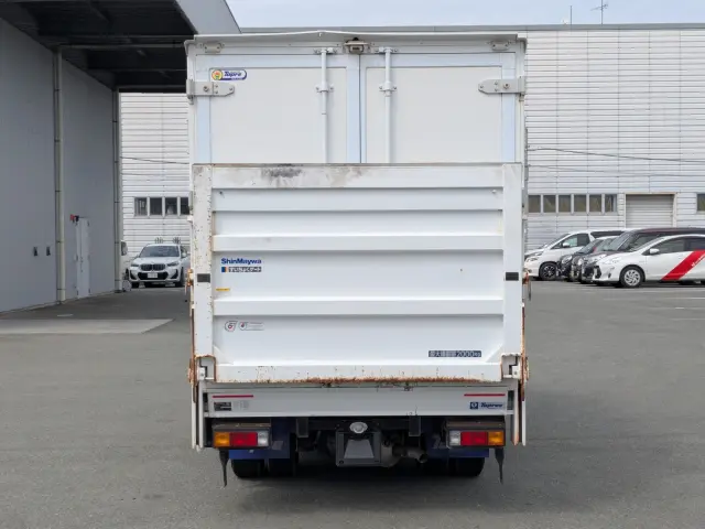 三菱 キャンター 2PG-FBAV0(2WD)の写真7