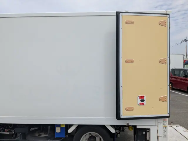 三菱 キャンター 2PG-FBAV0(2WD)の写真10