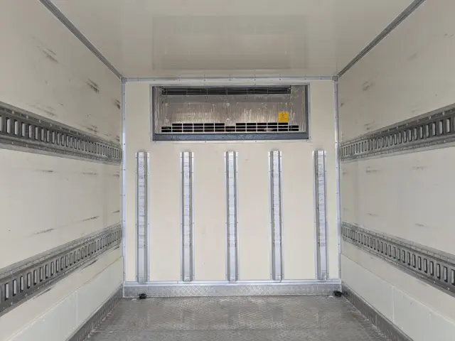 三菱 キャンター 2PG-FBAV0(2WD)の写真21