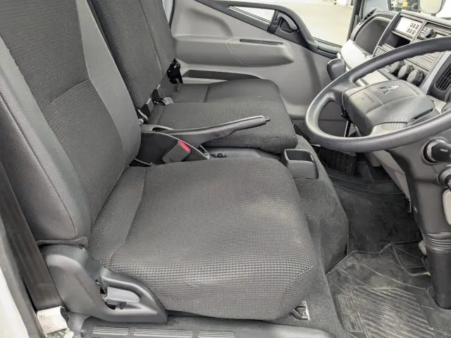 三菱 キャンター 2PG-FBAV0(2WD)の写真27