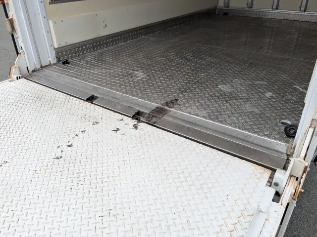 三菱 キャンター 2PG-FBAV0(2WD)の写真39