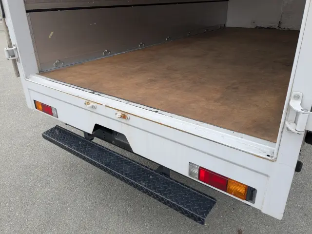 三菱 キャンター 2PG-FEB50(2WD)の写真17