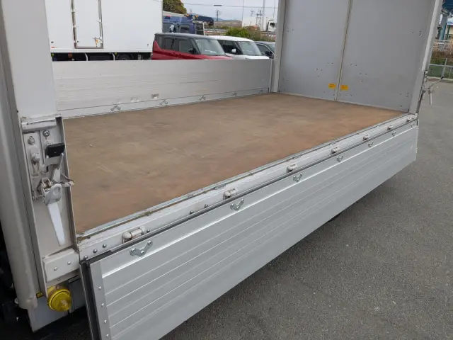 三菱 キャンター 2PG-FEB50(2WD)の写真32