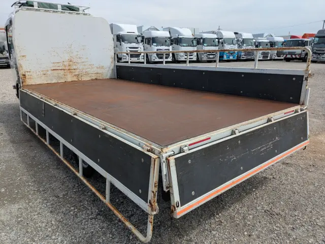 いすゞ エルフ 2RG-NPR88AR(2WD)の写真15