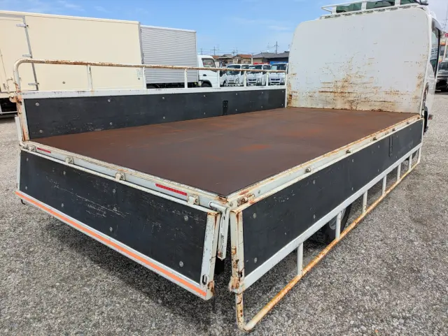 いすゞ エルフ 2RG-NPR88AR(2WD)の写真16