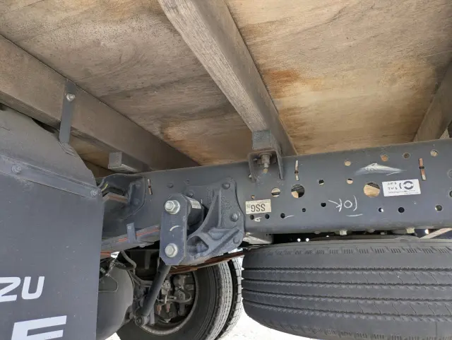 いすゞ エルフ 2RG-NPR88AR(2WD)の写真18