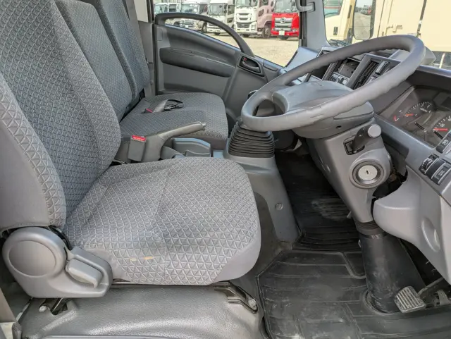 いすゞ エルフ 2RG-NPR88AR(2WD)の写真25