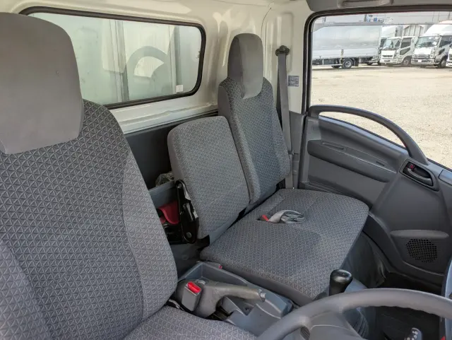 いすゞ エルフ 2RG-NPR88AR(2WD)の写真27