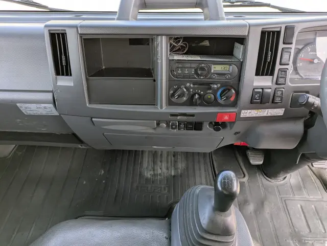 いすゞ エルフ 2RG-NPR88AR(2WD)の写真28