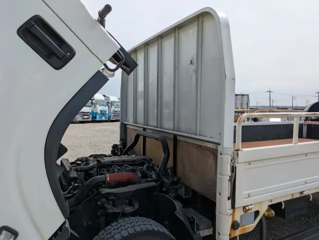 いすゞ エルフ 2RG-NPR88AR(2WD)の写真31