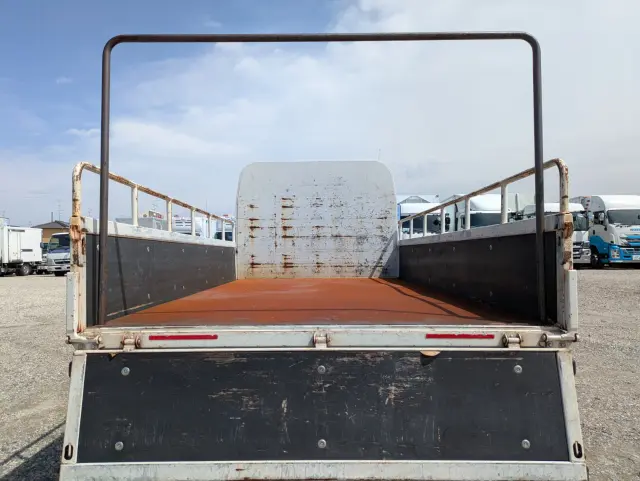 いすゞ エルフ 2RG-NJR88A(2WD)の写真10