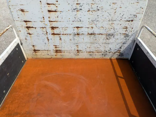 いすゞ エルフ 2RG-NJR88A(2WD)の写真12