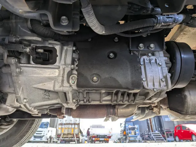 いすゞ エルフ 2RG-NJR88A(2WD)の写真21