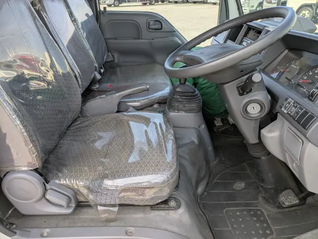 いすゞ エルフ 2RG-NJR88A(2WD)の写真25