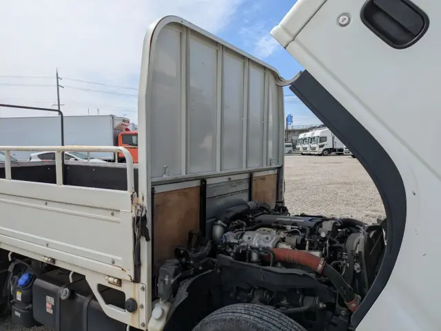 いすゞ エルフ 2RG-NJR88A(2WD)の写真34