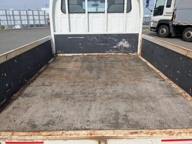 いすゞ エルフ TRG-NJR85A(2WD)の写真10