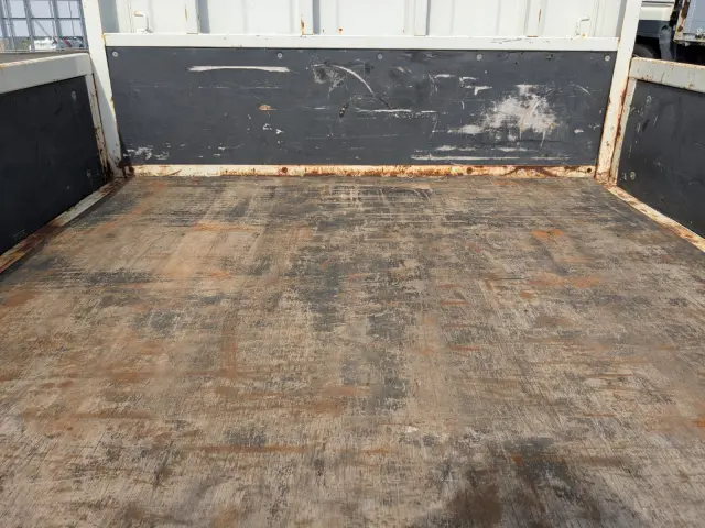 いすゞ エルフ TRG-NJR85A(2WD)の写真11