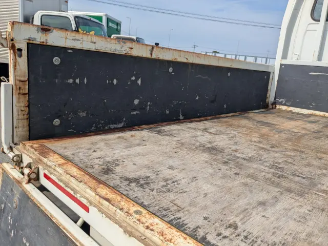 いすゞ エルフ TRG-NJR85A(2WD)の写真13