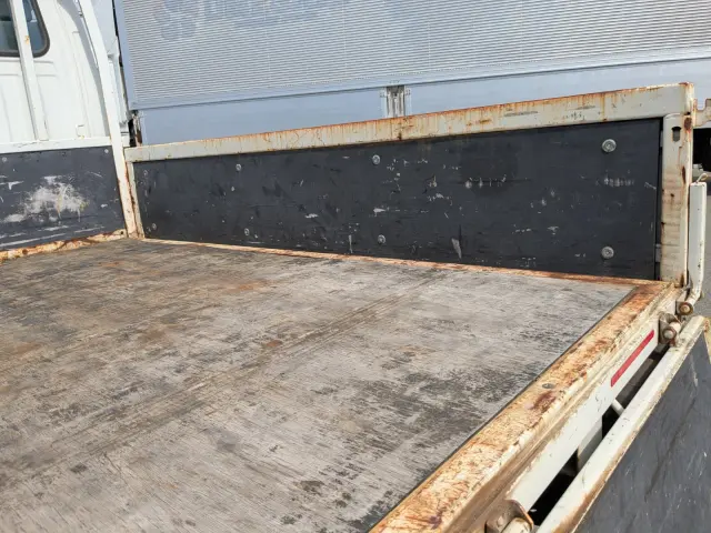 いすゞ エルフ TRG-NJR85A(2WD)の写真14