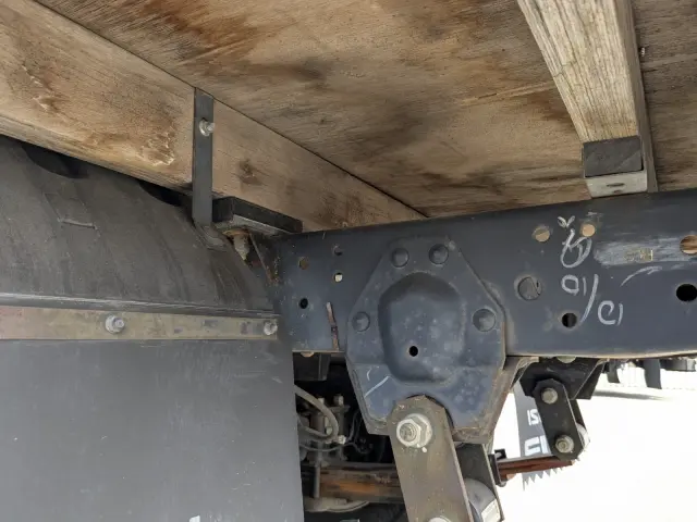 いすゞ エルフ TRG-NJR85A(2WD)の写真15