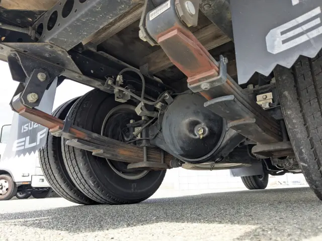 いすゞ エルフ TRG-NJR85A(2WD)の写真18