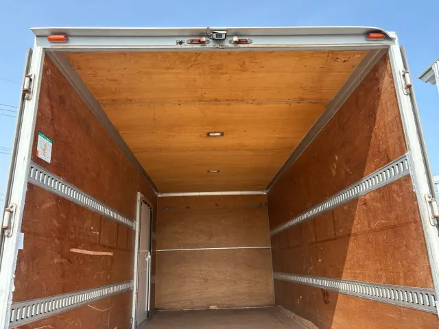 いすゞ エルフ TKG-NPR85AN(2WD)の写真16