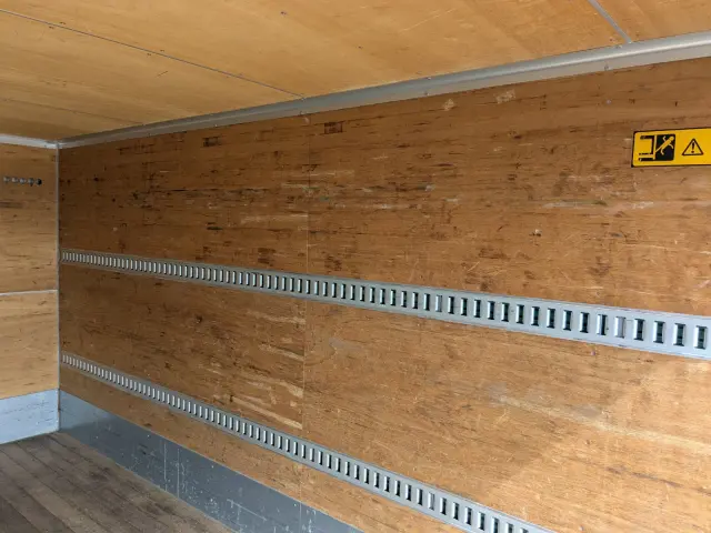 いすゞ エルフ TKG-NPR85AN(2WD)の写真18