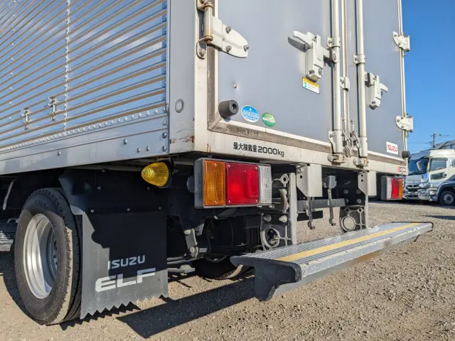 いすゞ エルフ TPG-NLR85AN(2WD)の写真7