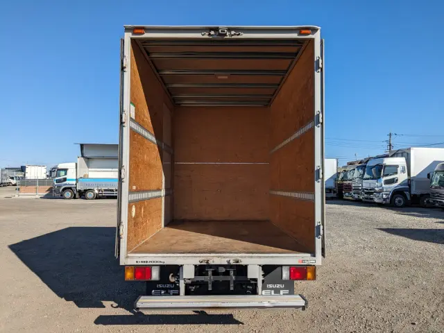 いすゞ エルフ TPG-NLR85AN(2WD)の写真8