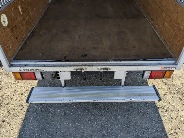 いすゞ エルフ TPG-NLR85AN(2WD)の写真9