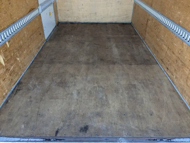 いすゞ エルフ TPG-NLR85AN(2WD)の写真11