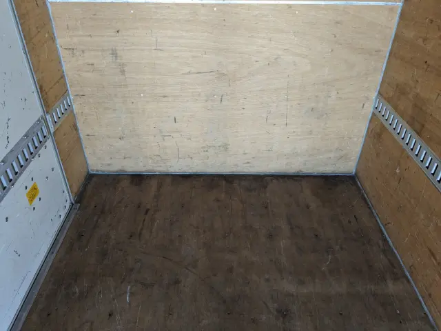 いすゞ エルフ TPG-NLR85AN(2WD)の写真13