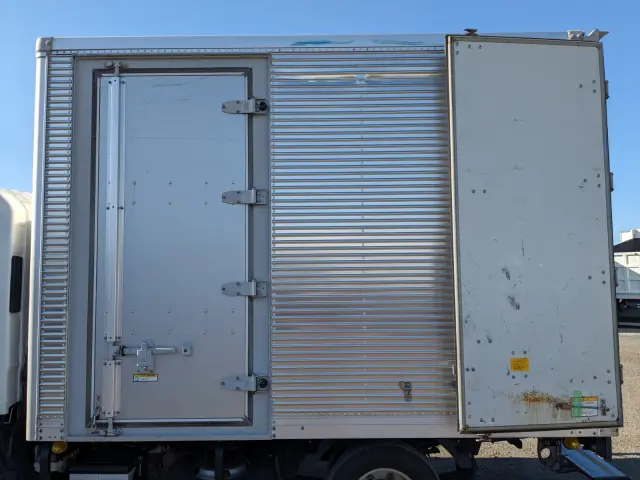 いすゞ エルフ TPG-NLR85AN(2WD)の写真19