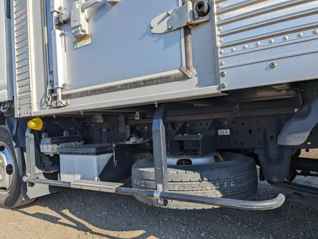 いすゞ エルフ TPG-NLR85AN(2WD)の写真24