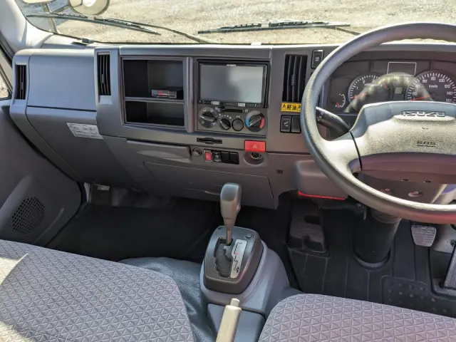 いすゞ エルフ TPG-NLR85AN(2WD)の写真27