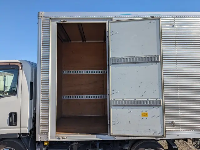 いすゞ エルフ TPG-NLR85AN(2WD)の写真29