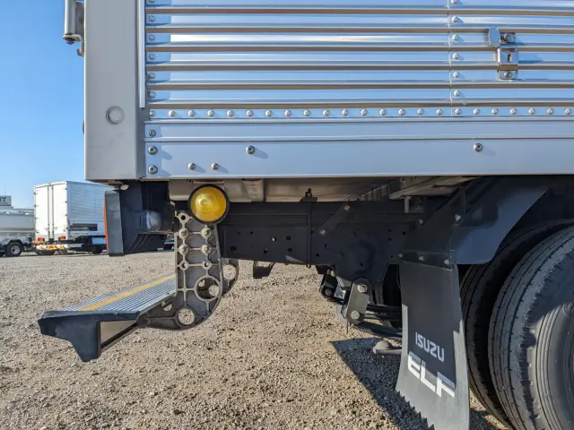 いすゞ エルフ TPG-NLR85AN(2WD)の写真33