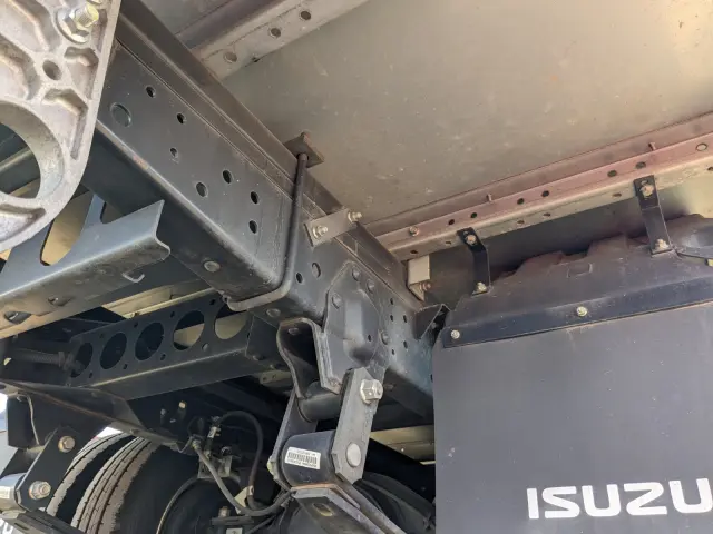 いすゞ エルフ TPG-NLR85AN(2WD)の写真35