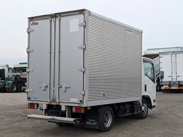 いすゞ エルフ TPG-NLR85AN(2WD)の写真4