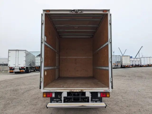 いすゞ エルフ TPG-NLR85AN(2WD)の写真8